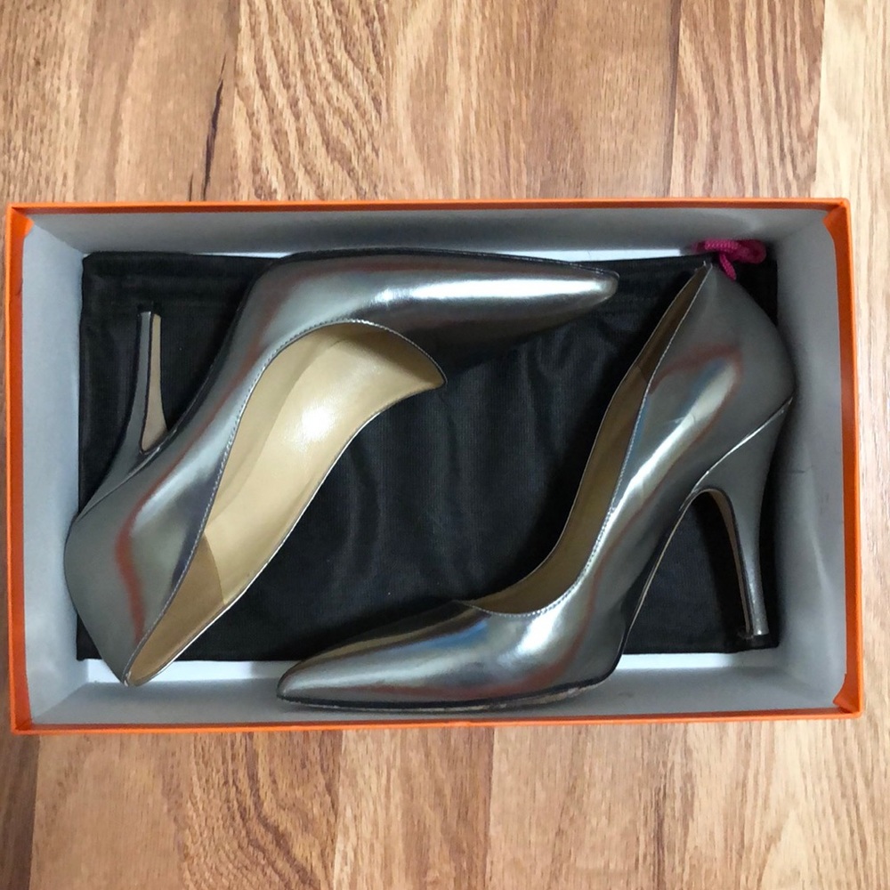 KATE SPADE silver heel 6.5